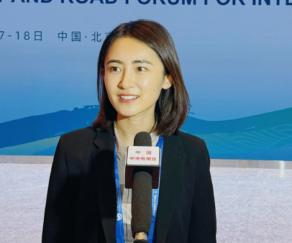 出席“一帶一路”國際合作高峰論壇，惠達(dá)衛(wèi)浴王佳接受央視、鳳凰新聞采訪！
