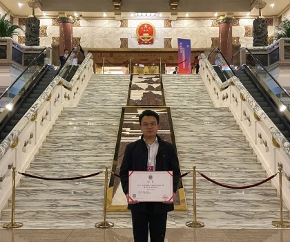 創(chuàng)新設(shè)計(jì) 勇攀高峰|獅王瓷磚榮獲“陶瓷入圍獎(jiǎng)”！