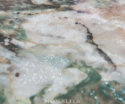 以國際領(lǐng)先的晶閃技術(shù)，蒙娜麗莎瓷磚七星珍巖系列再現(xiàn)自然極奢之美