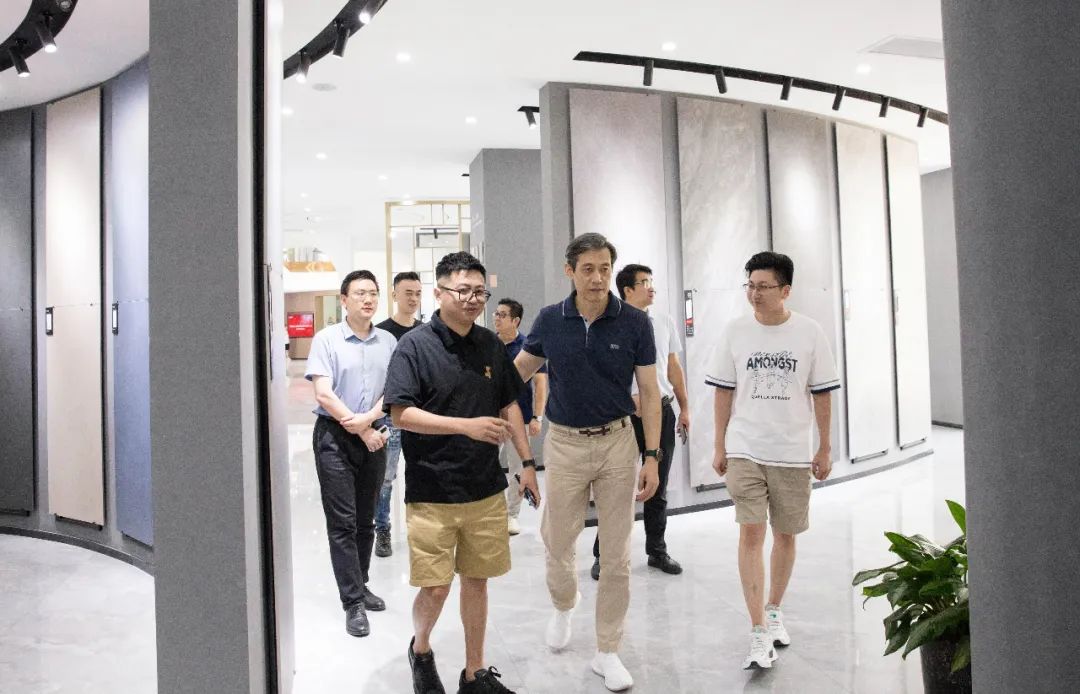 1670828387475303.jpg 中國建筑衛(wèi)生陶瓷協(xié)會秘書長宮衛(wèi)一行到訪銘盛企業(yè)2.jpg