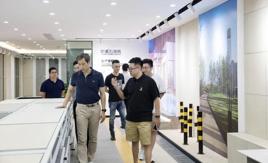 1670828407344428.jpg 中國建筑衛(wèi)生陶瓷協(xié)會秘書長宮衛(wèi)一行到訪銘盛企業(yè)5.jpg