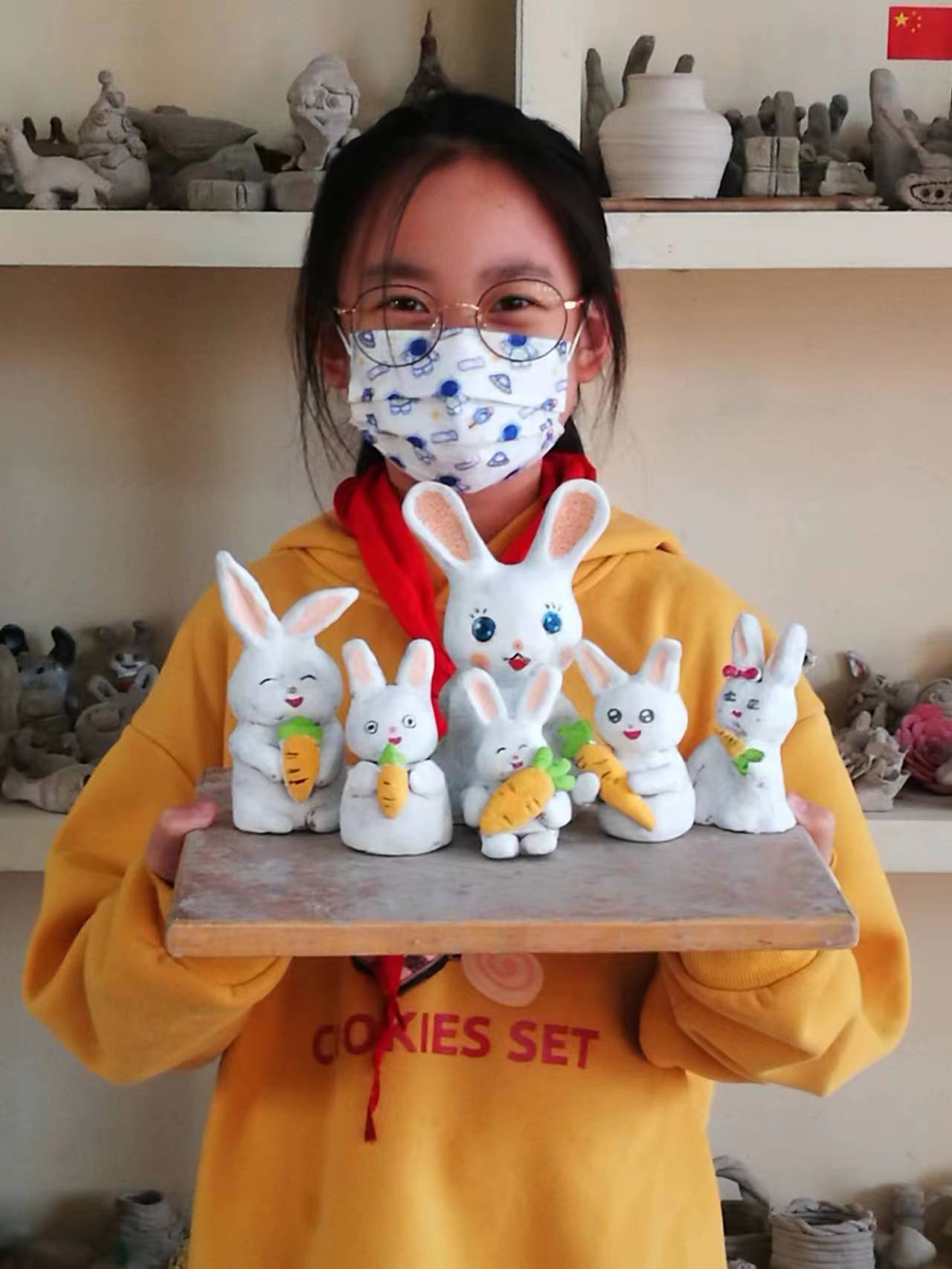 “藝”起加油――盛世長安小學(xué)陶藝社團巧手迎兔年 (2).jpg