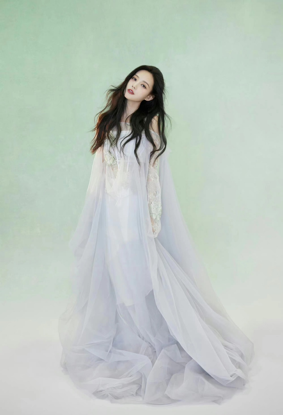 1713231737386533.jpg 5 2李一桐.jpg