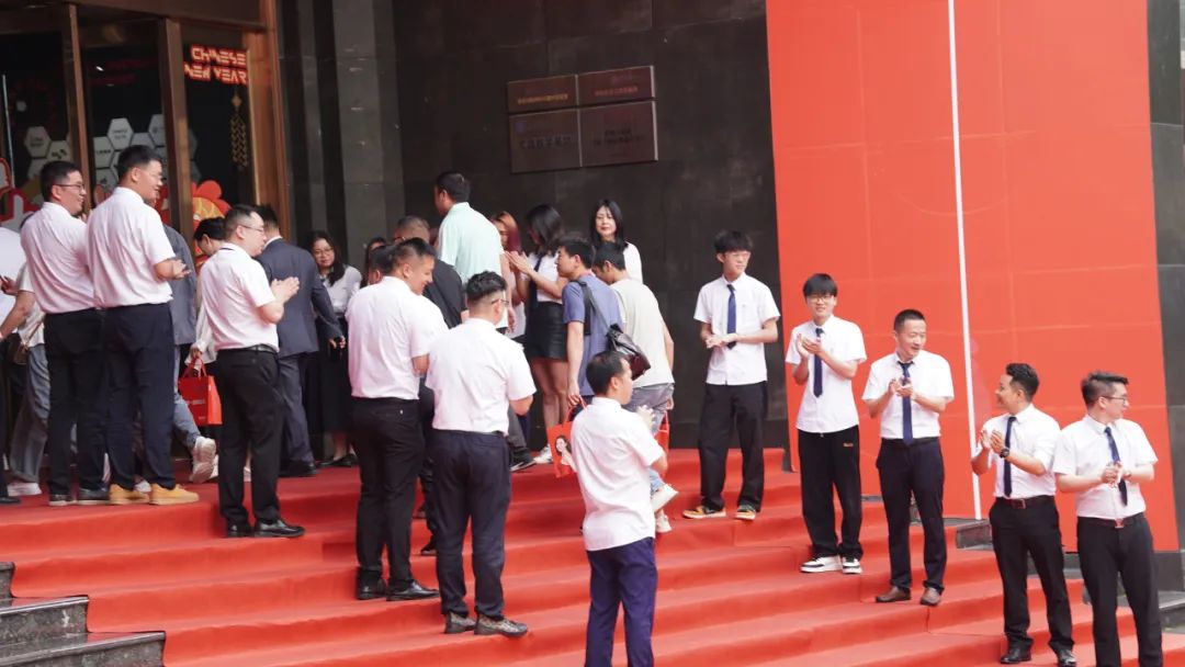 2024全新升級(jí)上線 有一種高級(jí)叫喜力瓷磚專(zhuān)賣(mài)店規(guī)范4.03.jpg