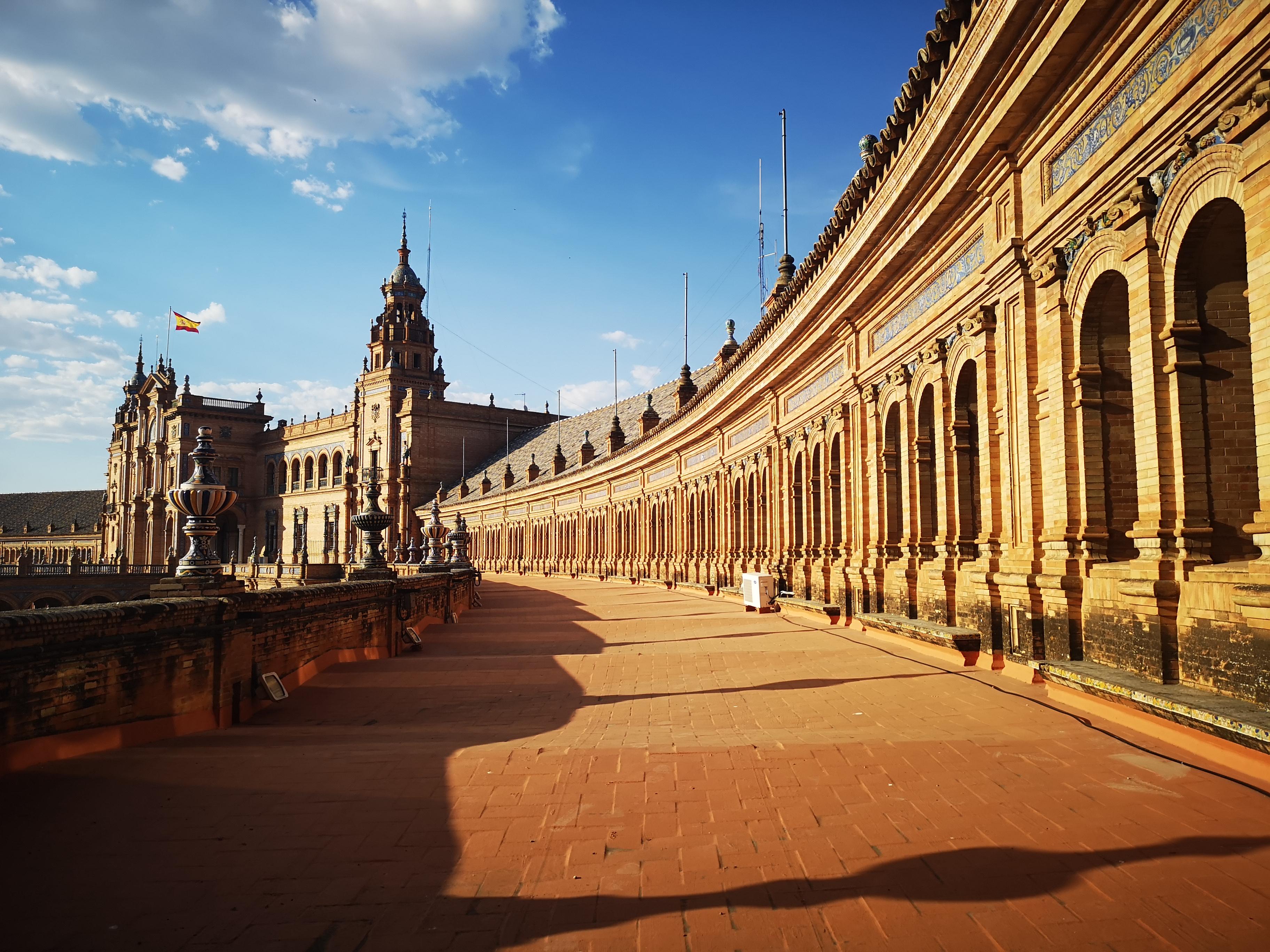 1717396196329990.jpg v2-7a8f139c34a1f6b8356bb0400acbcddb_r.jpg